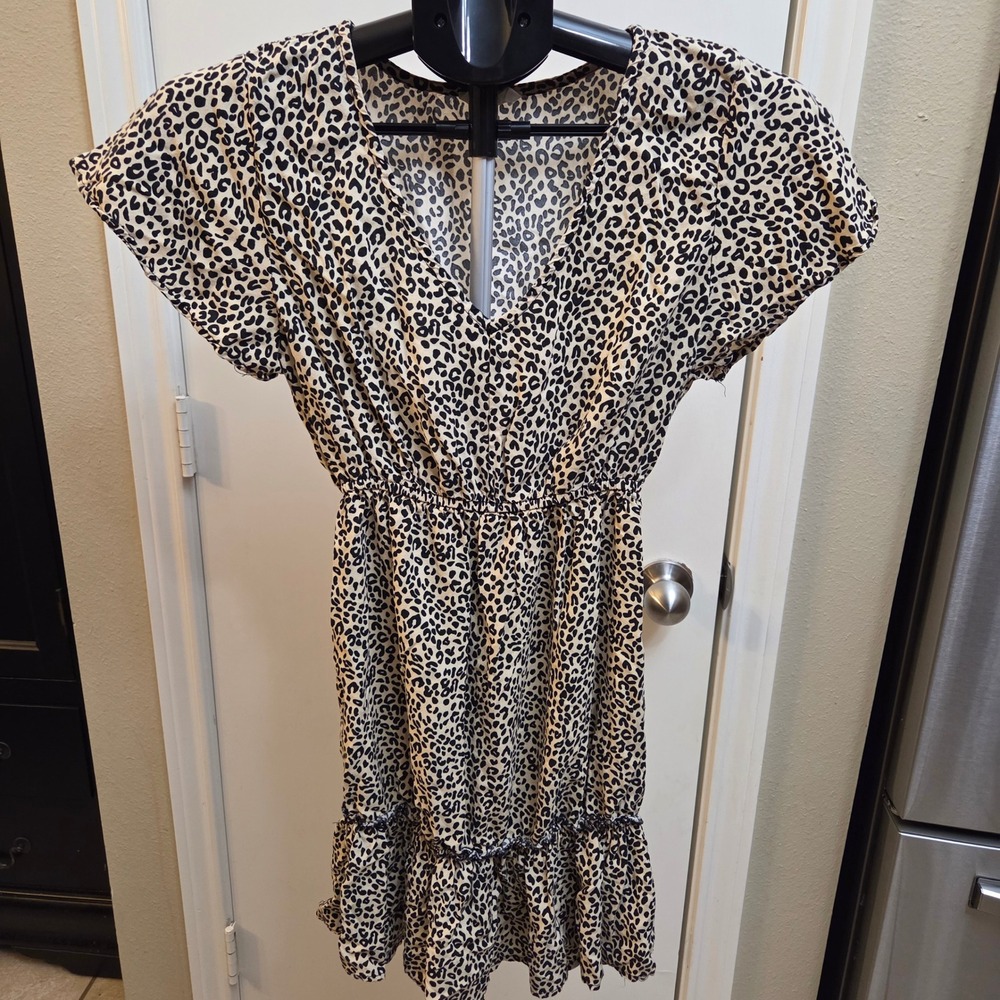 Urban Rose Womens Leopard Print Short Sleeve V Neck Ruffle Hem Dress Size Medium
